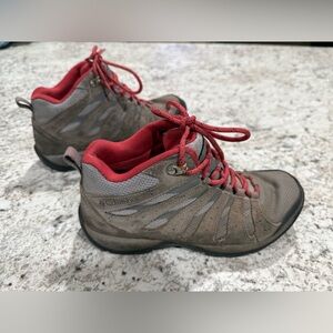 Womens Columbia Hiking Boots Size 7 Grey Red Lace Up